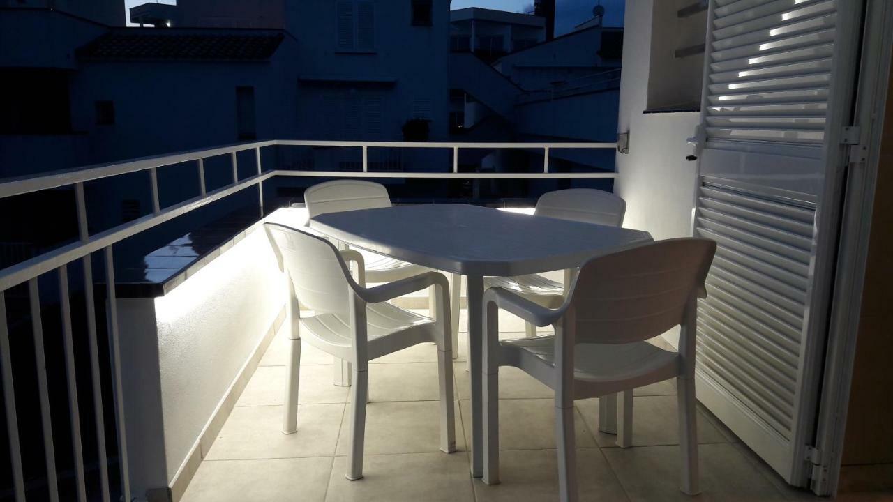 Residencia Platja De Roses Daire Dış mekan fotoğraf